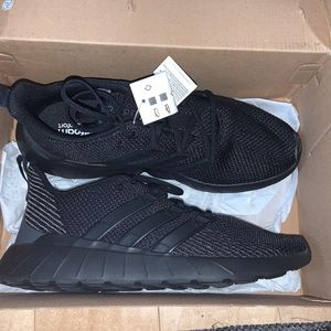 BRAND NEW!!! Men’s size 8.5 black adidas running shoes